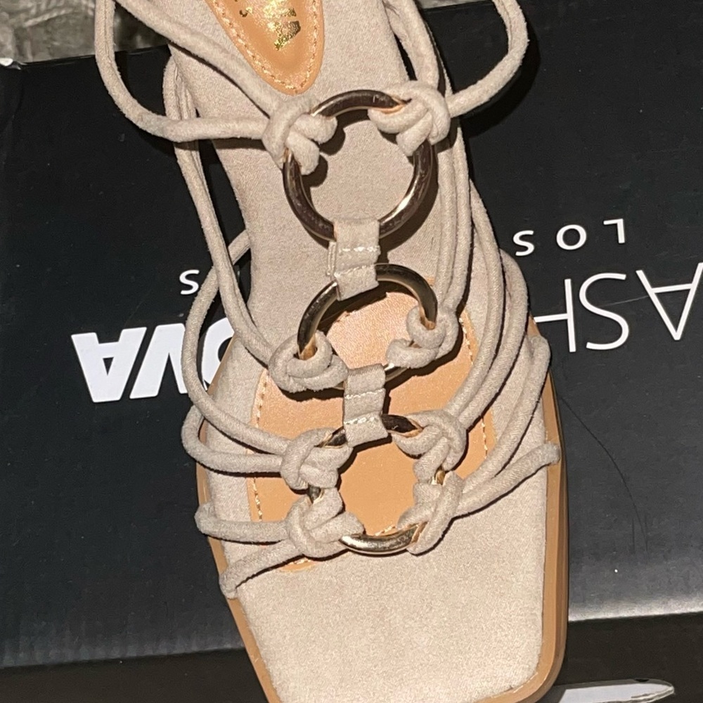 Sandals - Picture 4 of 6